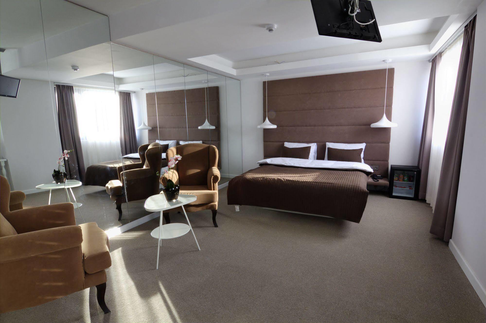 Time Hotel Mecidiyekoy Istanbul Bagian luar foto